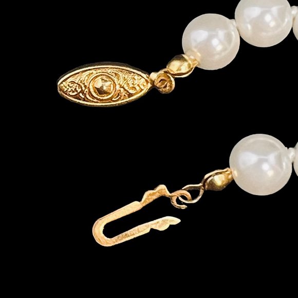 Single Strand Faux Pearl Necklace (4599) - Picture 7 of 7